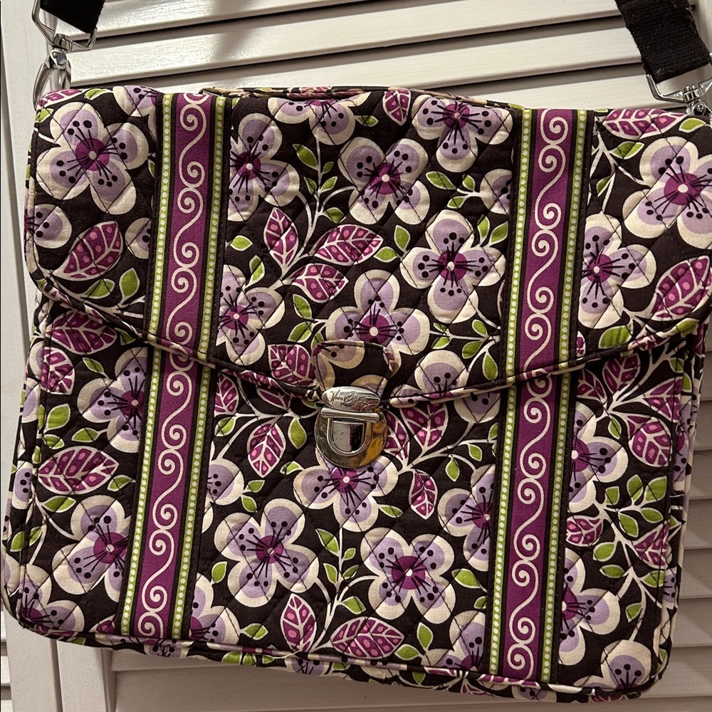 Vera Bradley, vintage business/valise type. Comes with a detachable strap - Picture 5 of 16